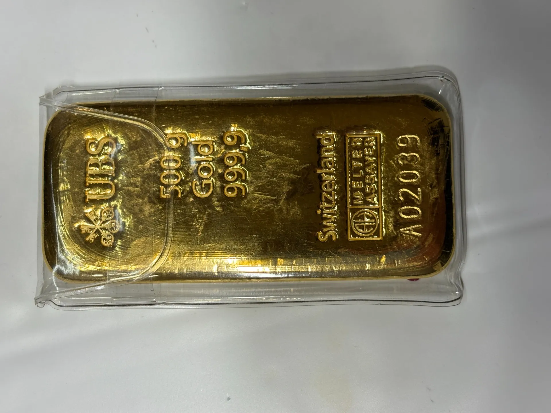 、海外ブランド金インゴット500gをお買取りさせていただきました✨
