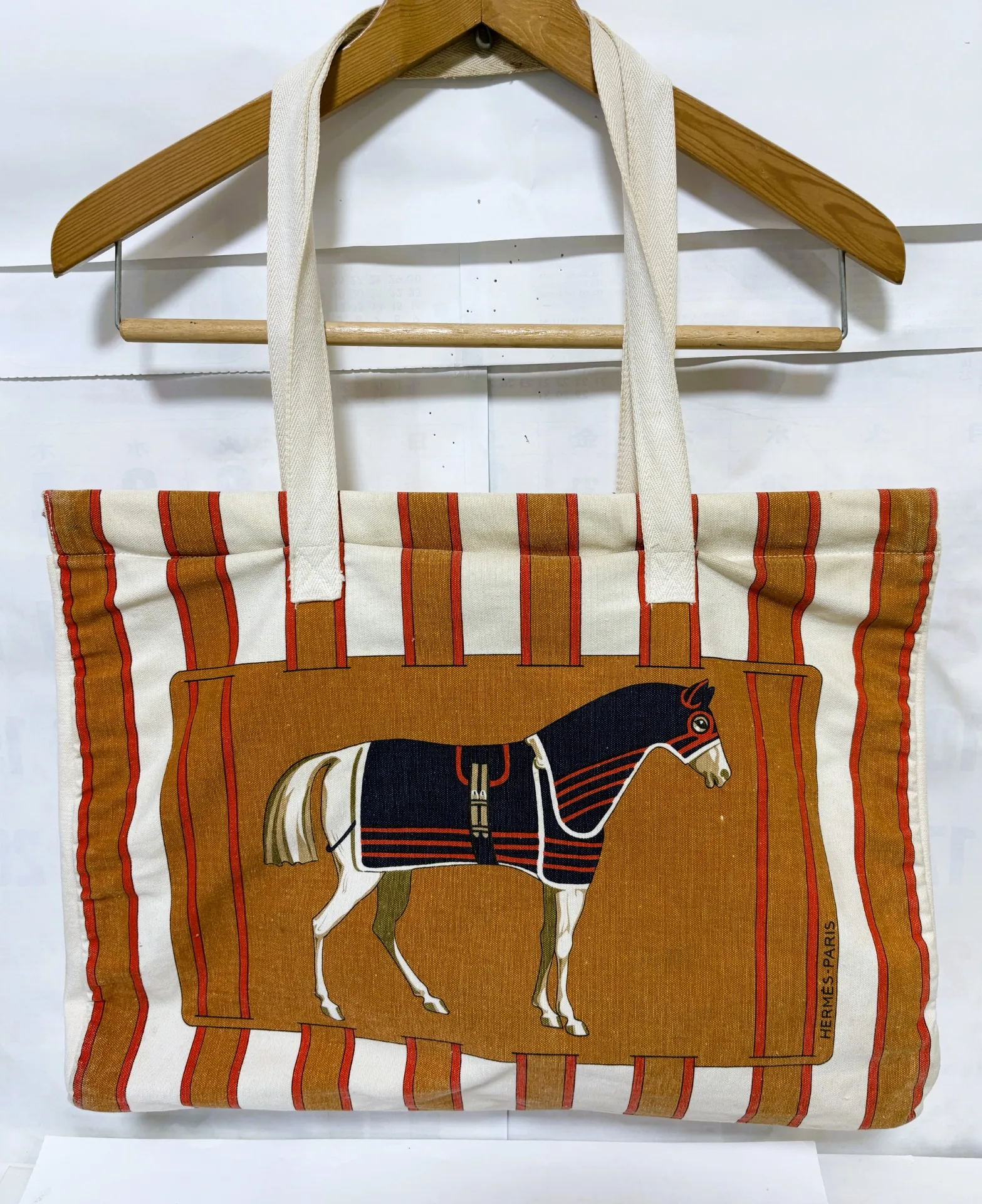 この度、おたからや押上店では、エルメス キャンバス トートバッグ 馬 ヴィンテージをお買取りさせていただきました😊